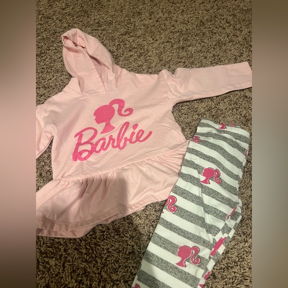 Barbie Matching Set - Picture 1 of 3
